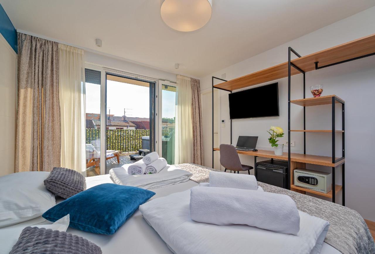 Seven Seas Residence Split Luaran gambar