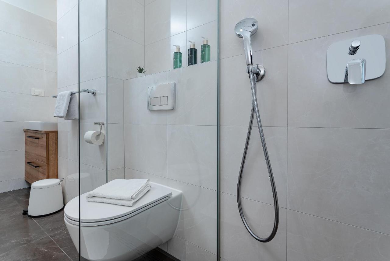 Seven Seas Residence Split Luaran gambar